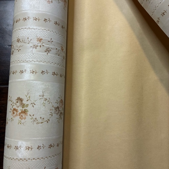 Vintage Floral Vinyl Wallpaper - Picture 2 of 6